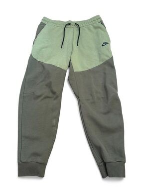 Nike Men’s Spotswear Olive Green Tech Fleece Jogger Pants Size Large
